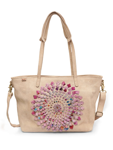 Glory: Elevate Your Look with Our Beige Leather Shoulder Bag By Art N Vintage