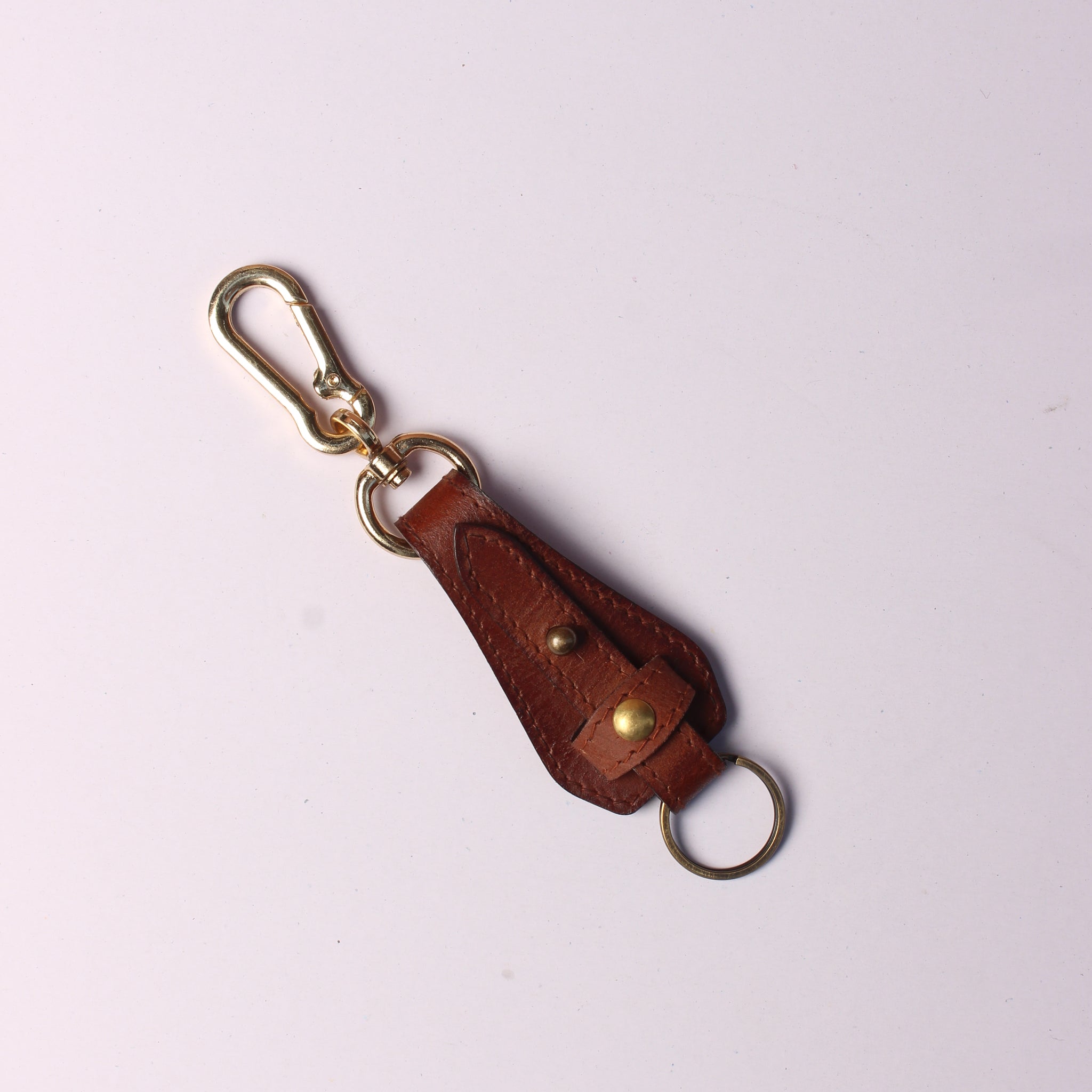 Vintage-Inspired Leather Keyring: Time-tested Style and Function