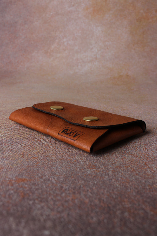 Timeless Appeal: Leather Card Pouch with Sutle Plane Texture
