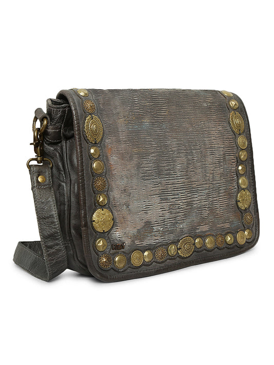 Silvia: Metallic Effect Razor With Golden Concho Leather Crossbody Bag.